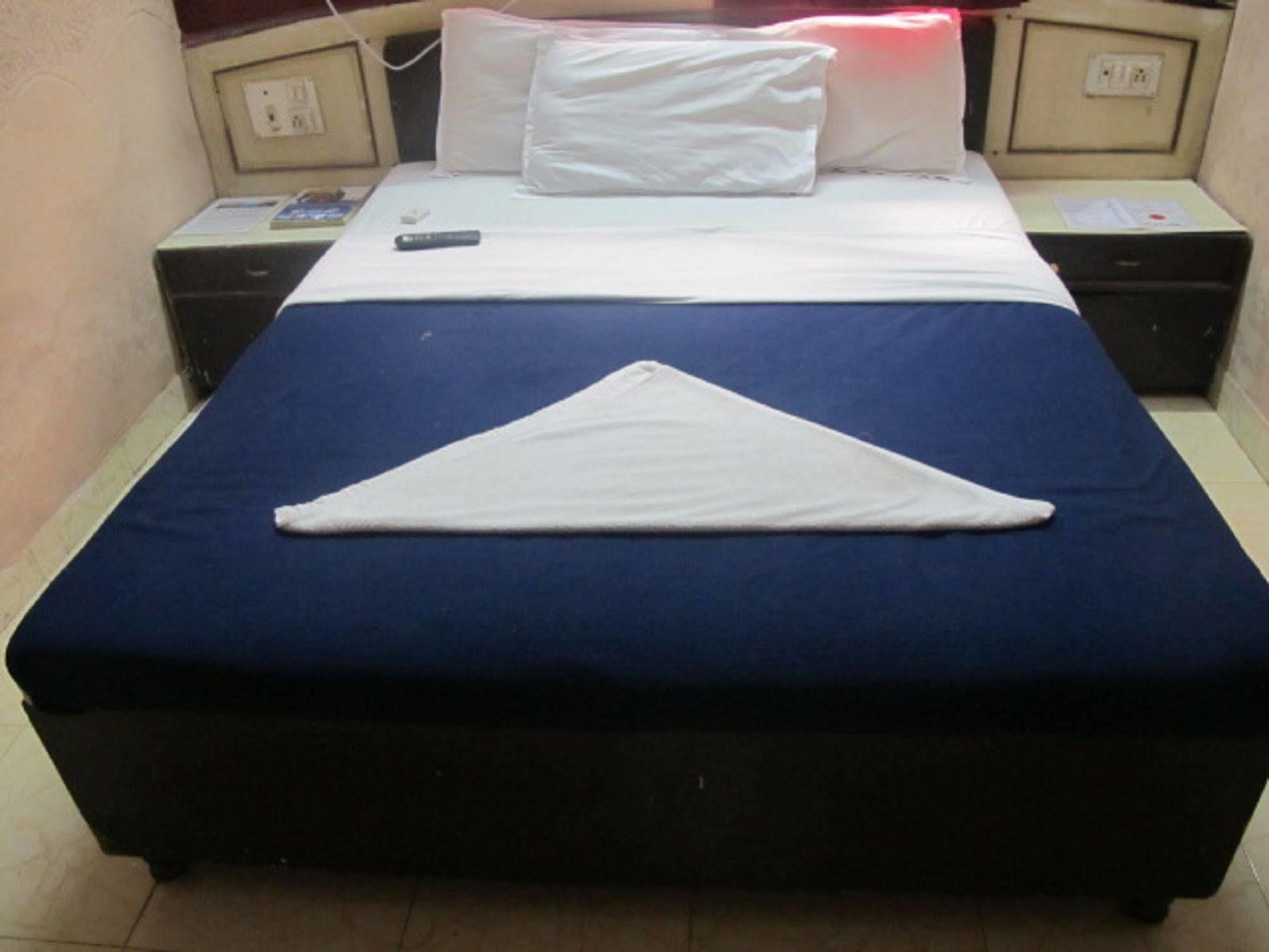 Red Palm Residency Hotel Mumbai Exterior photo